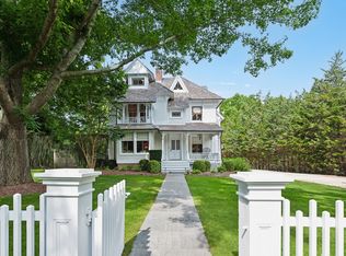 75 S Main St, Southampton, NY 11968