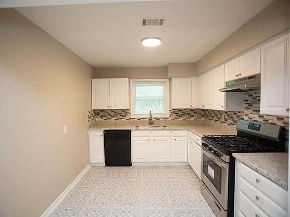 5th image of 2308 Blackwood Rd