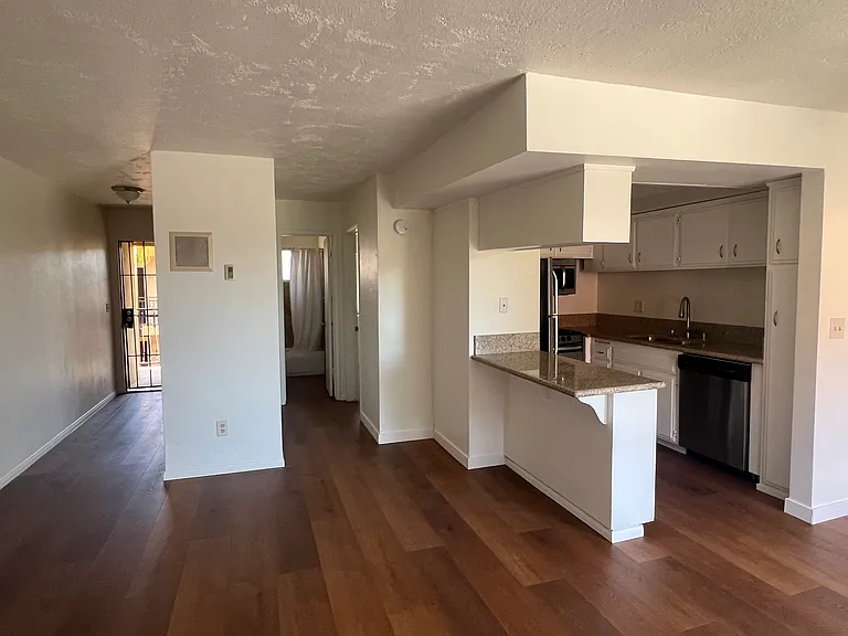 7555 Linda Vista Rd #31 — Photo 11