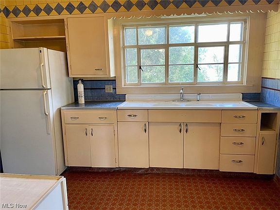 4th image of 6539 Crystal St