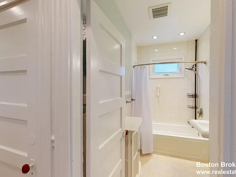 30 Roseclair St #1 — Photo 10