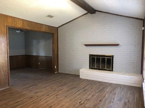 2nd image of 2704 Sunset Dr