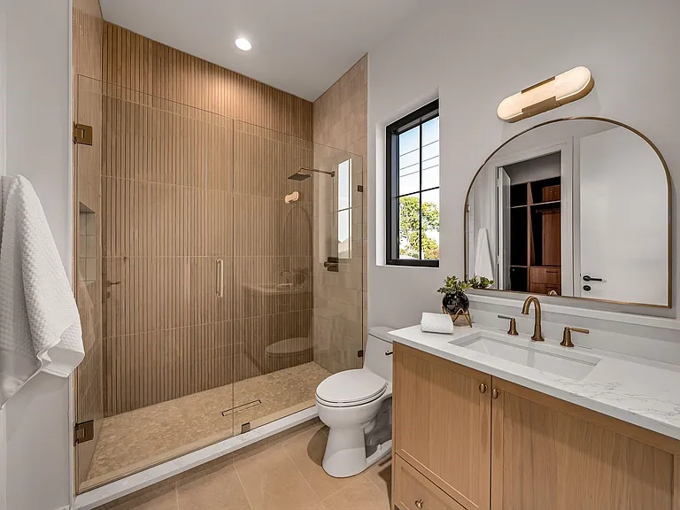 10050 Gooding Dr — Photo 35