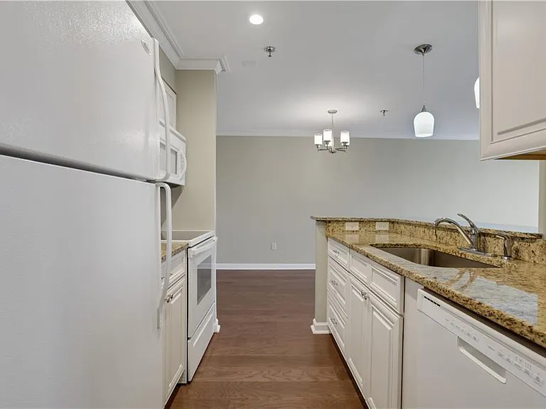 300 Johnson Ferry Rd NE #B902 — Photo 11