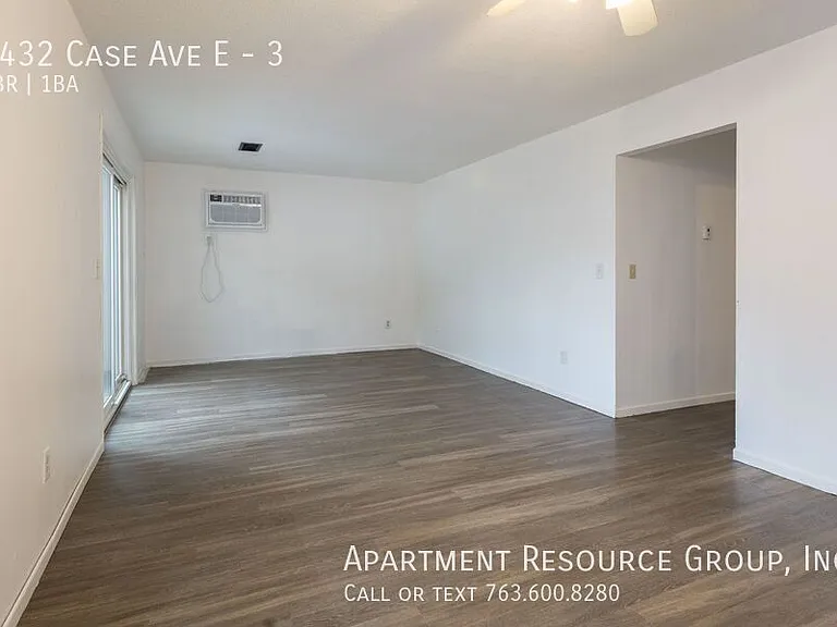 1432 Case Ave E #3 — Photo 3