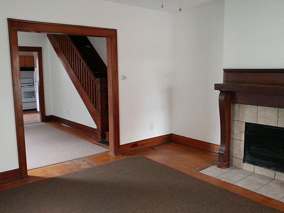 3rd image of 121 E Pleasant St #121