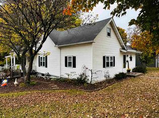 715 SW 1st St, Washington, IN 47501
