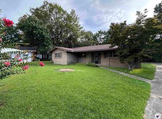 216 W Pioneer St, Wake Village, TX 75501