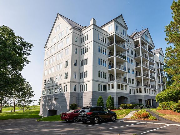 4th image of 10 Mountain Laurels Drive #603