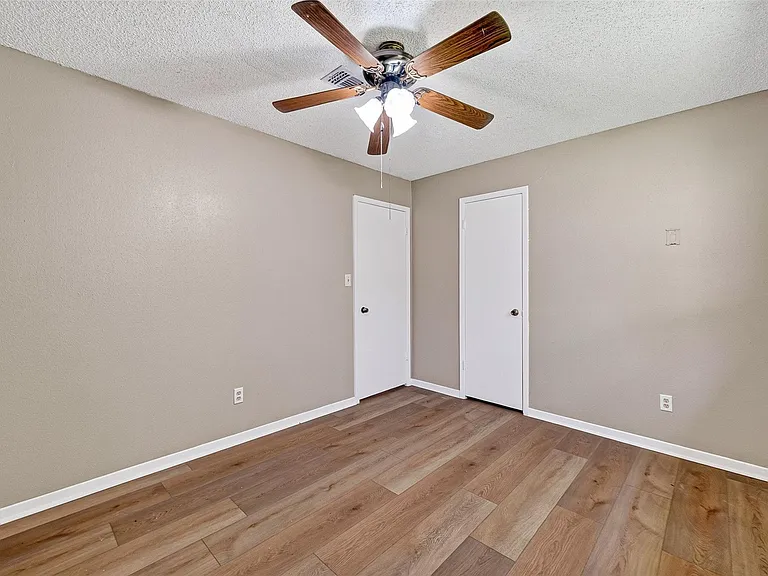 13847 Cherry Hollow Ln — Photo 28