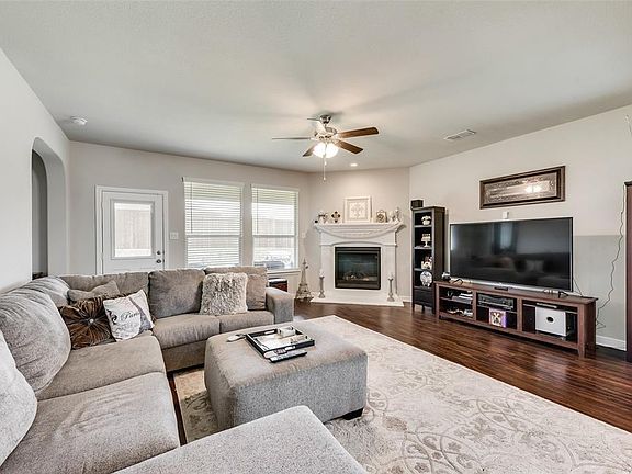 5th image of 1128 Belsay Ln
