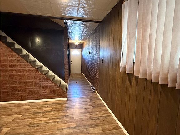 4th image of 821 McKean Ave