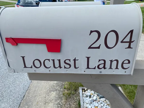 204 Locust Ln, Mooresville, IN 46158