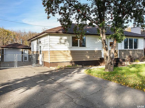 2nd image of 3320 PERRY Avenue