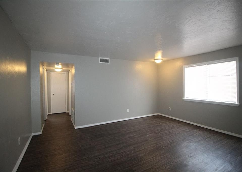 1st image of 7201 Melrose Ln