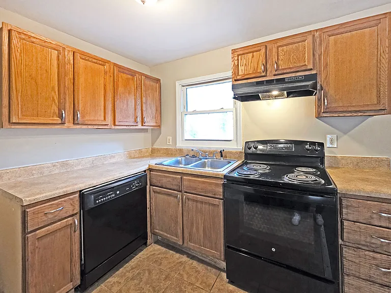 2332 Baywood Dr SE — Photo 15