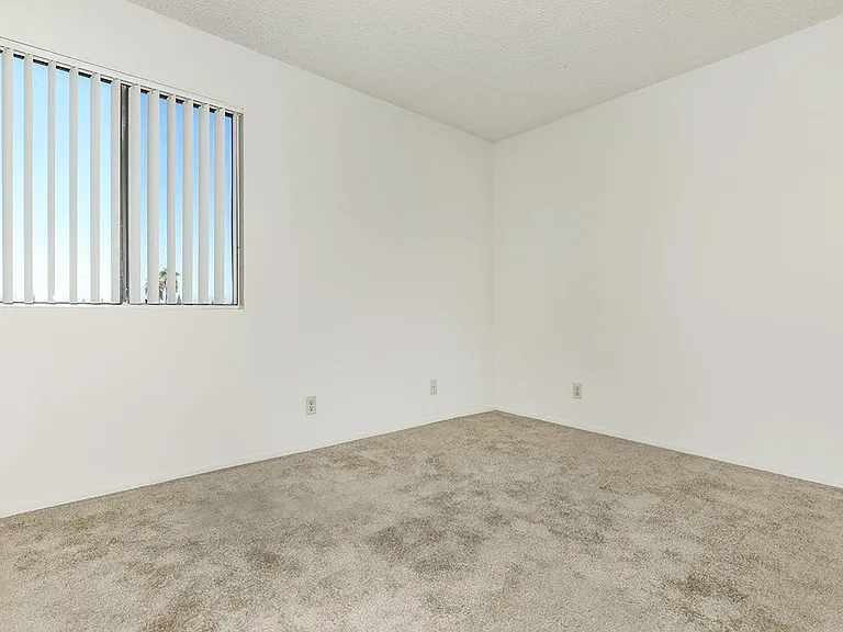 Glenoaks Terrace Apartments — Photo 45