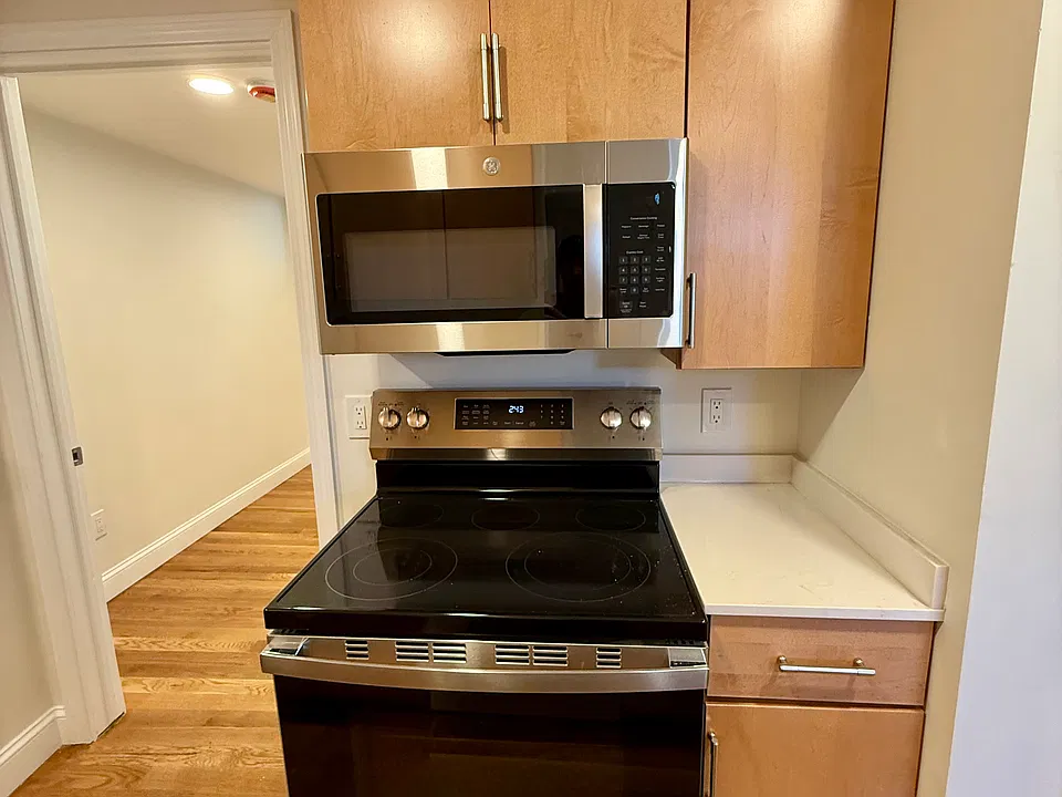 8 Joyce St #3L