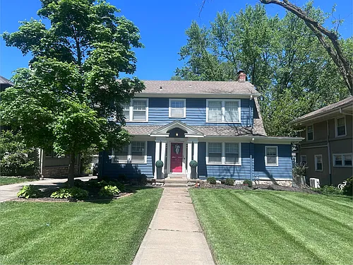 1012 W 72nd St Photo 1