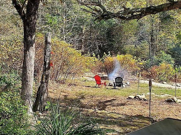 5th image of 8996 Edgemont Rd