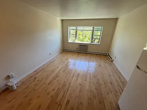 Floor plan 305