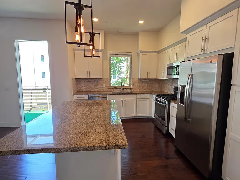 380 Riesling Ave #33 — Photo 3