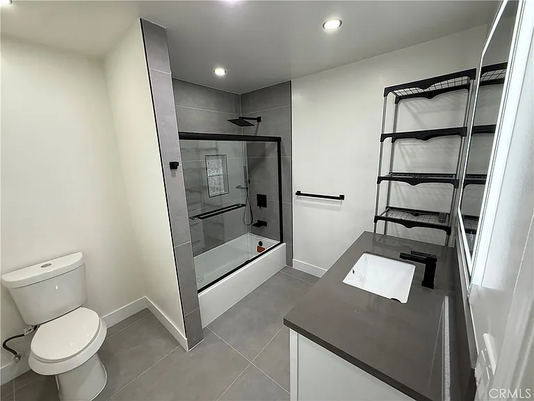 564 W Macarthur Ave #3 — Photo 6
