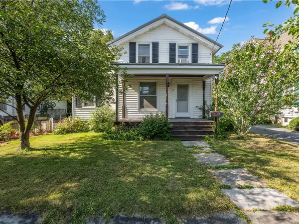 12 Barker St, Seneca Falls, NY 13148
