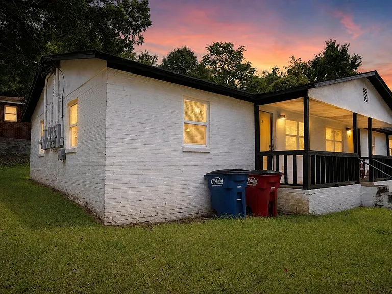 1626 Telfair Street Ln #A — Photo 2