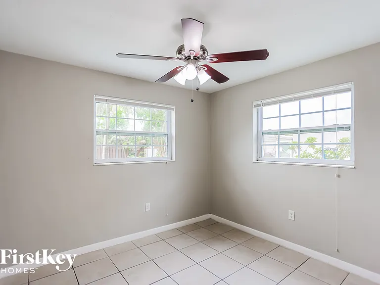 7231 McArthur Pkwy — Photo 12
