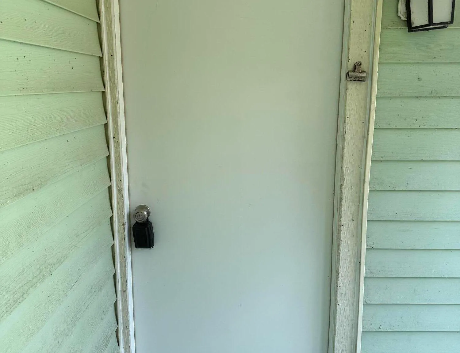 2 bed, 1.0 bath, 761 sqft, $900 — Photo 1