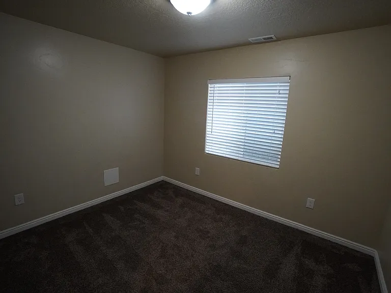 883 S Daisy Dr — Photo 32