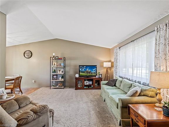 5th image of 13774 Heatherwood Dr