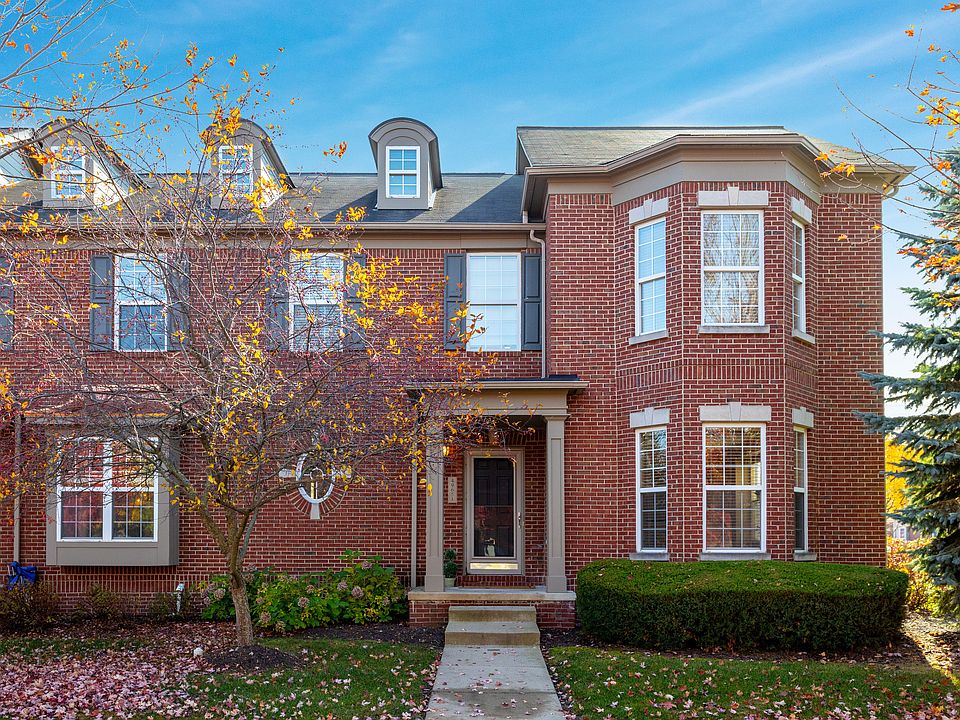 1st image of 49651 Courtyard Ln