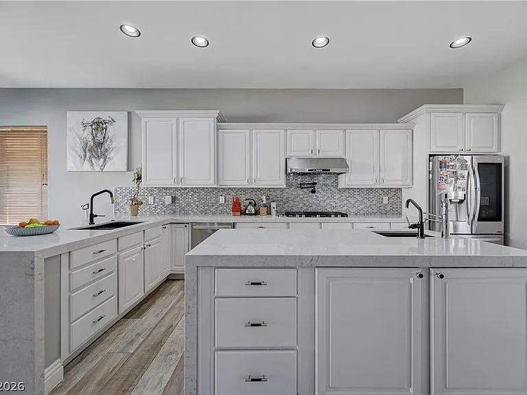 9738 Bear Trap Ct — Photo 4