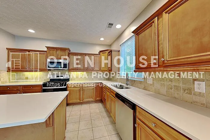 231 Waterbury Way — Photo 6