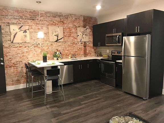 3rd image of 236 S 44th St #200