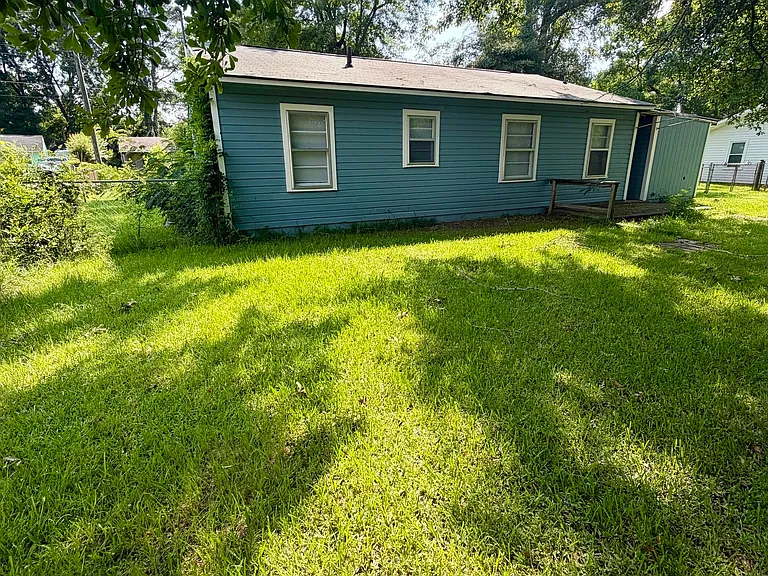 208 Crescent Dr — Photo 33