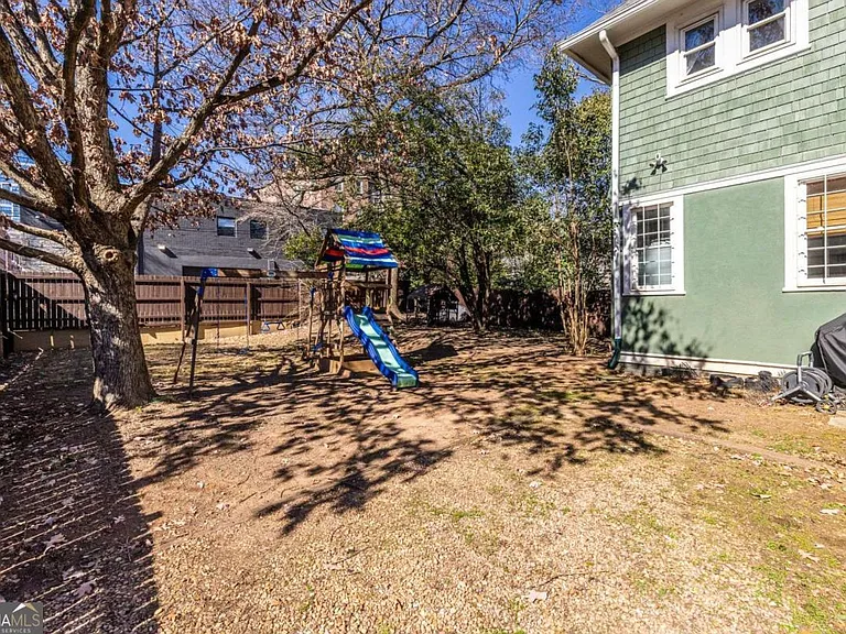 692 Myrtle St NE — Photo 75