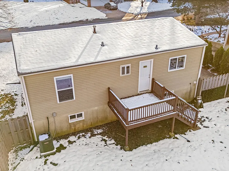 835 N Forest Ave — Photo 7