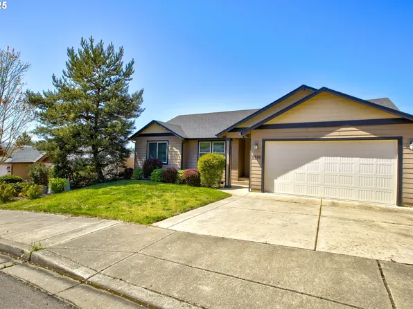 1920 NE Sunset St, Roseburg, OR 97470