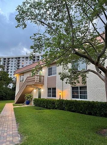 1st image of 124 NE 19th Ct APT 108B
