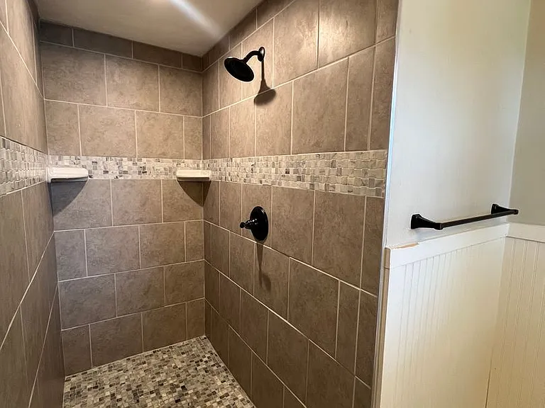 2725 Greendale Ave — Photo 25