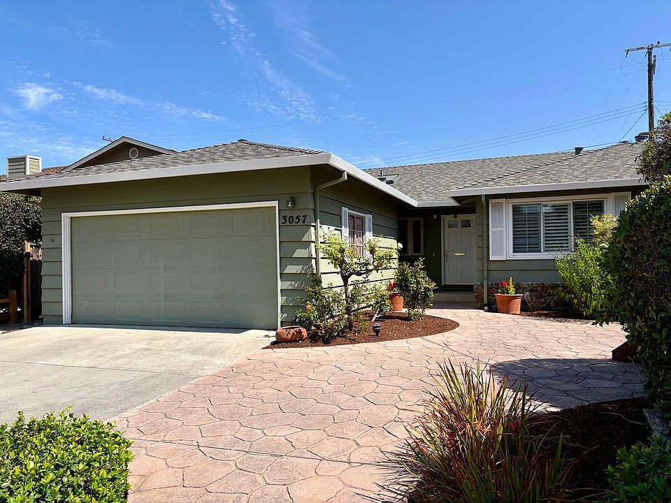 1st image of 3057 Carleton Pl
