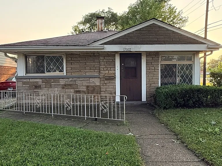 17002 Greenbay Ave — Photo 1