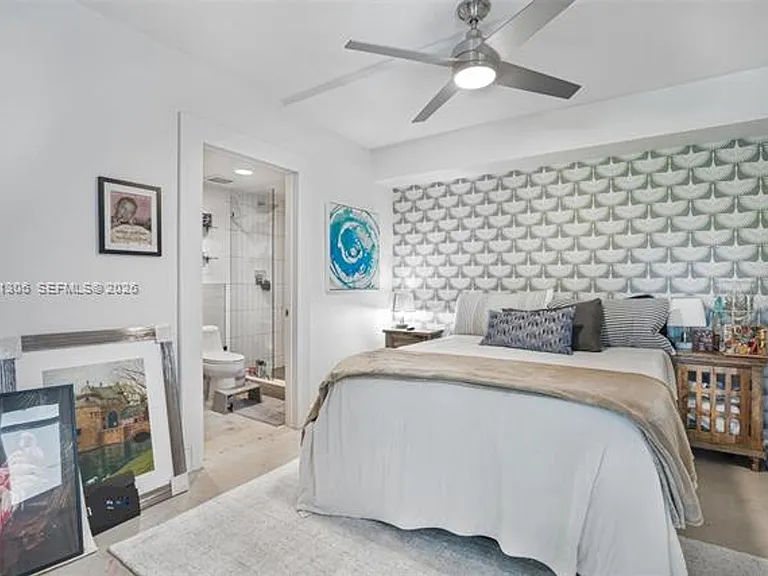 245 Michigan Ave #5-LG — Photo 16