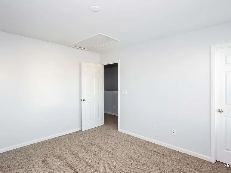 411 Smokehouse Ln — Photo 11
