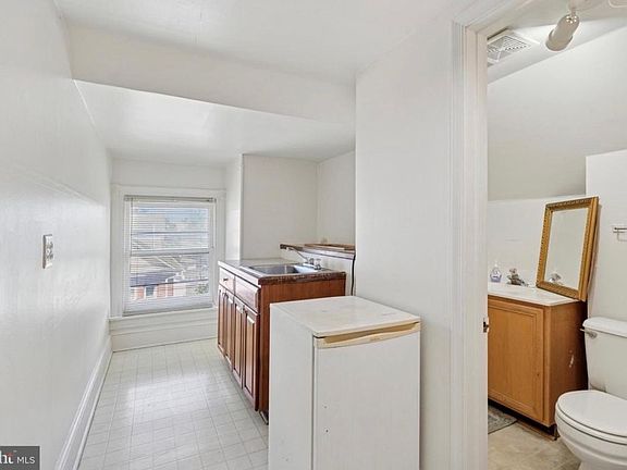 5th image of 75 Nutt Rd Unit A