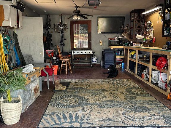 4th image of 1009 Sherwood Ln