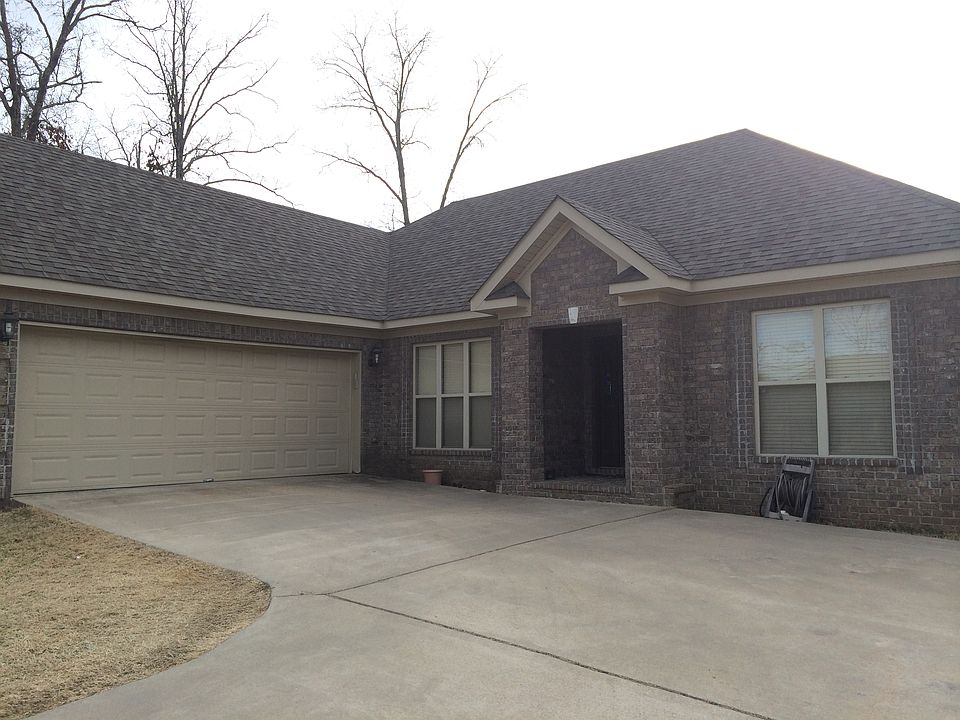 1st image of 2104 Reveille Cir